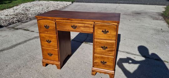 1960 kneehole desk