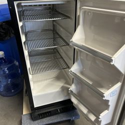 Refrigerator/ Cabinet Refrigerator 