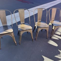 Set Of 4 Metal Chairs Good / Set De 4 Sillas De Metal Buenas 