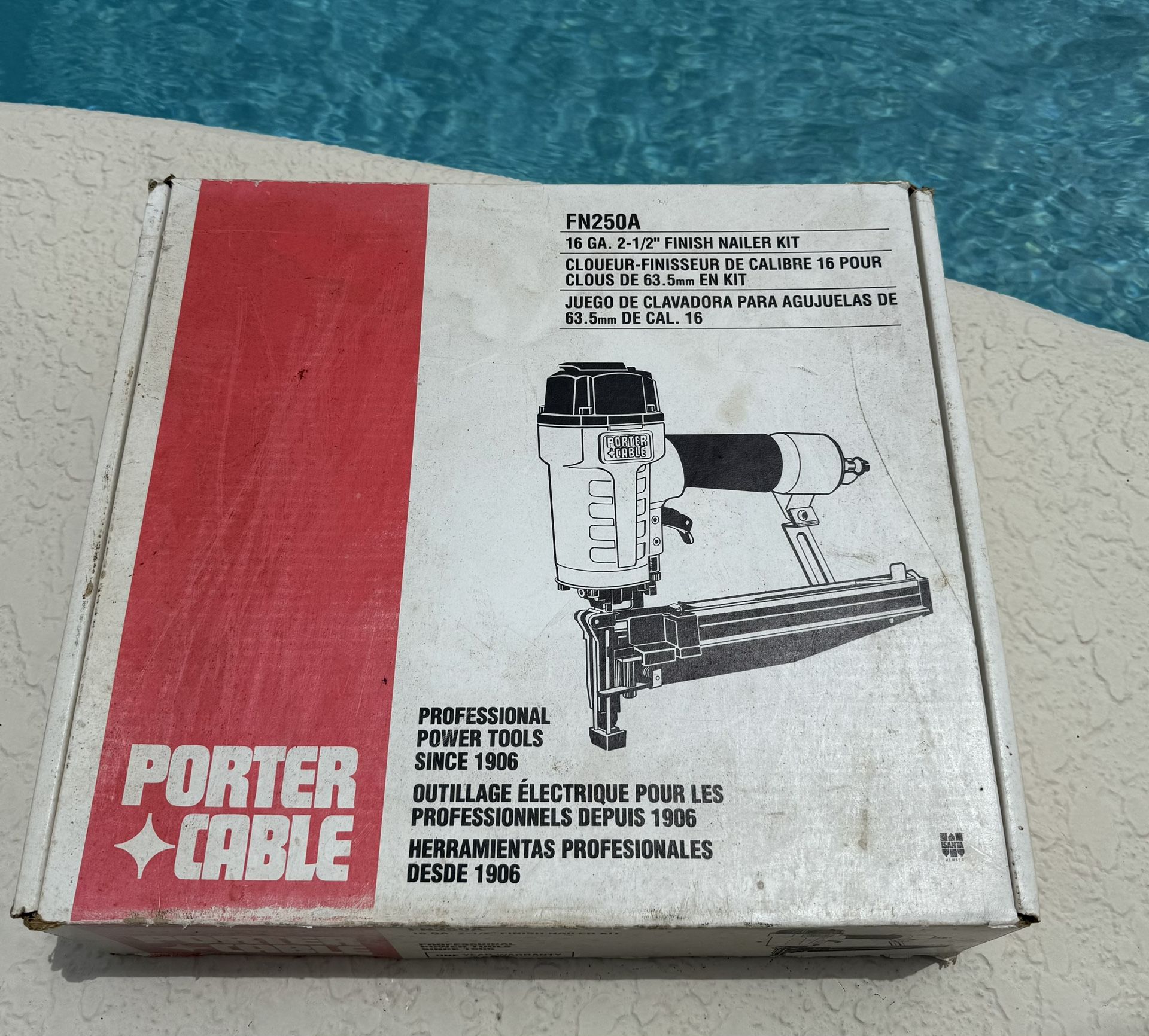 Porter Cable 16ga Finish Nailer Model FN250A With Case