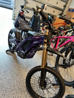 Upgraded 2025 Surron with Extra set of tires
