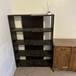 Corner room shelves