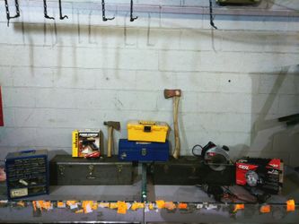TOOLS AMD TOOL BOXES FULL OF TOOLS READ DETAILS