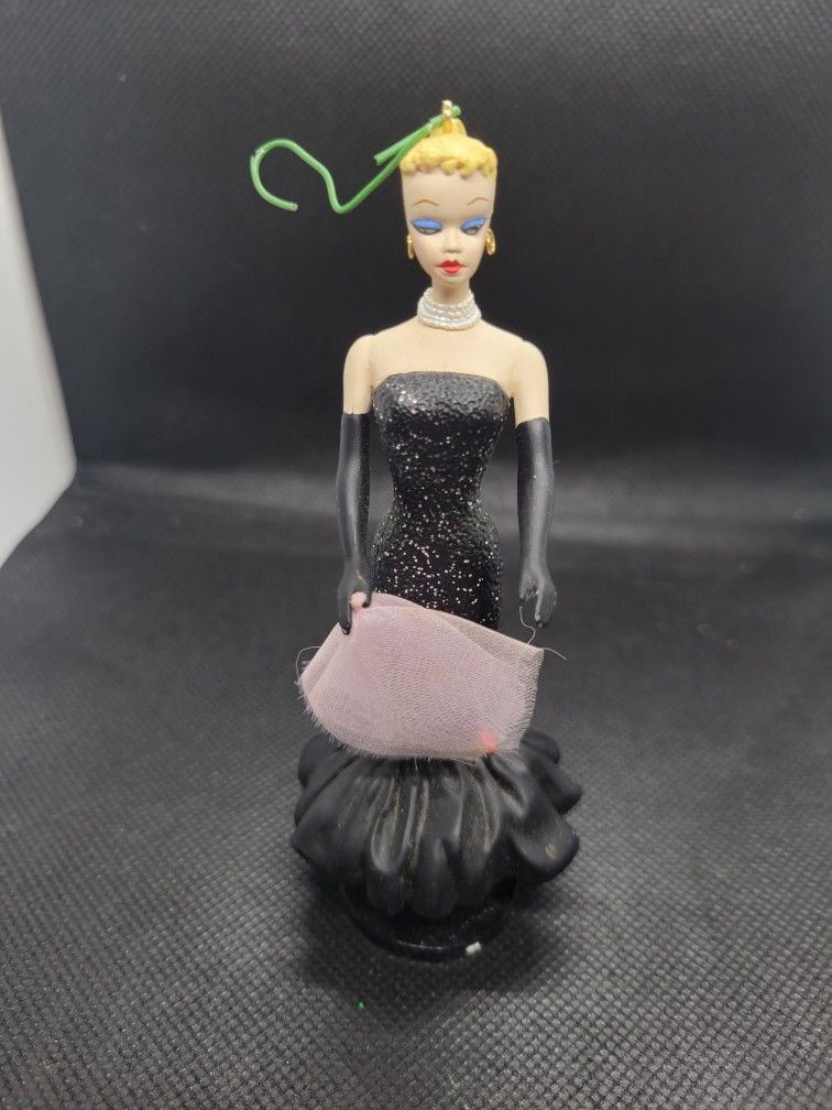 Hallmark Solo In The Spotlight Barbie Ornament 