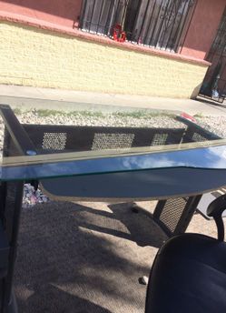 Desk and nice black chair nice