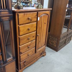 Chest of drawers dresser