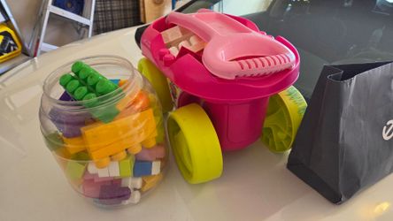 Mega Blocks Wagon , Blocks & Activity Desk