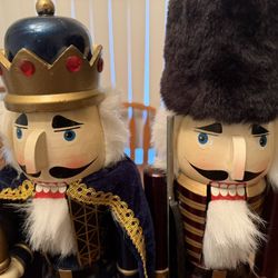 Set Of 2 Large Nutcrackers 