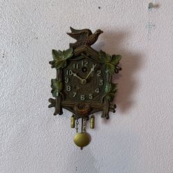Vintage Novelty Keebler Clock