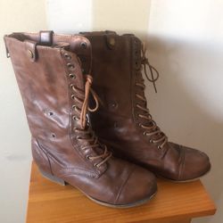 Woman’s Boots 