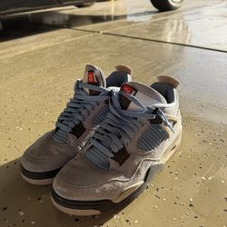 Jordan 4 UNC - Size 9.5