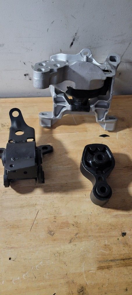 2014----2018 Mazda 3, Mazda 6, Mazda CX-5 ,,3 Piece Engine & Transmission Mount Set