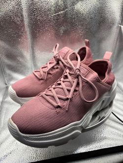 Women’s size 8GBG shoes $15