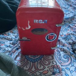 RCA Mini Fridge