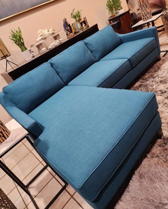 SOFA SECTIONAL COUCH REVERSIBLE CHAISE LIKE NEW IN VERY GOOD CONDITION 🚚🚛FREE DELIVERY 🚚