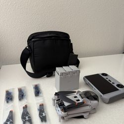 Brand New DJI Mini 3 Pro - Fly More Bundle 