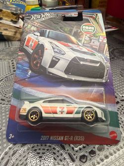 HotWheels Silver Series 2017 Nissan GT-R (R35) 7-Eleven Edition 1;64 Scale