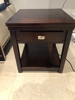 End tables set of two