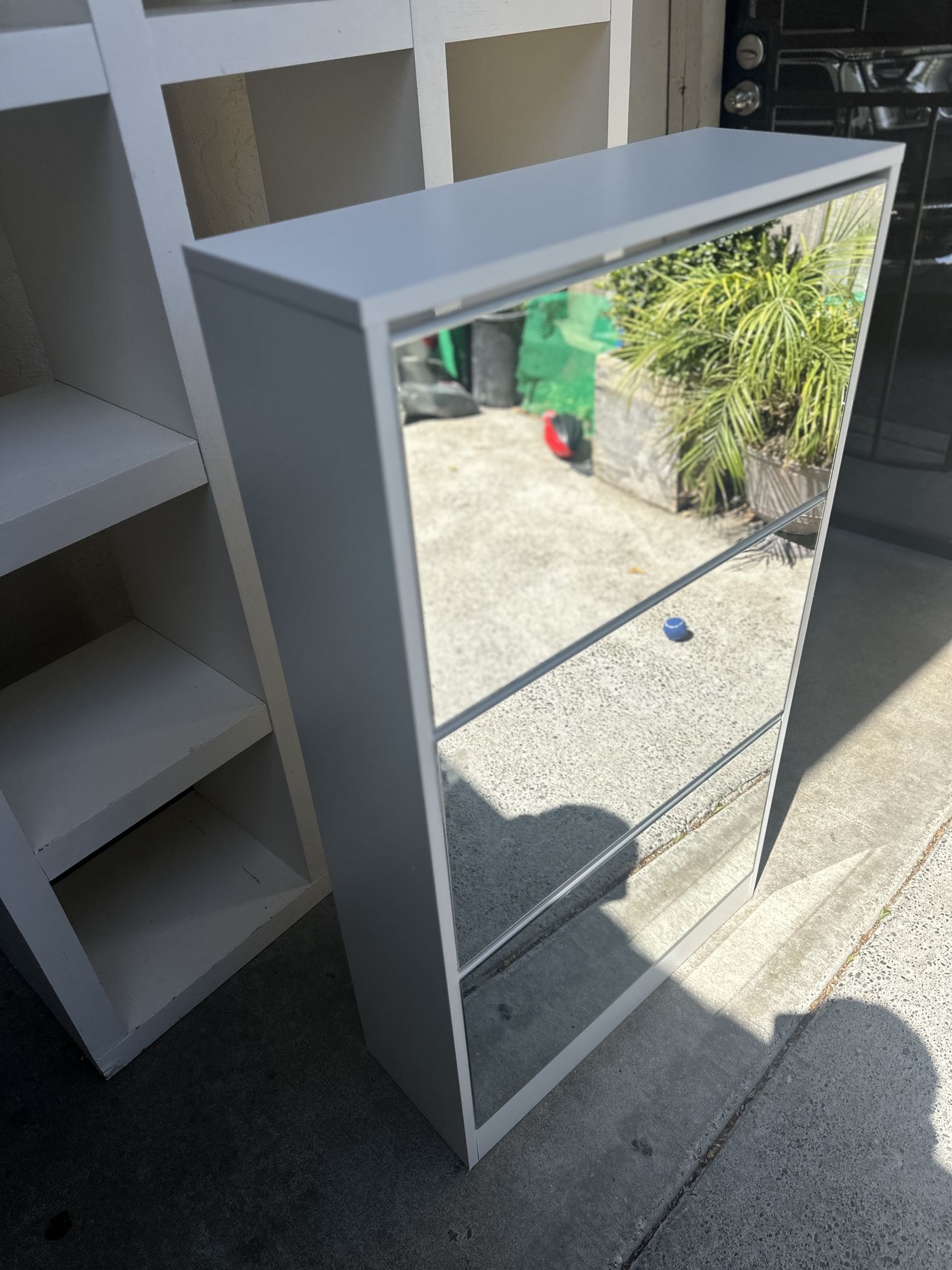 Shoe storage mirror cabinet | Zapatero de espejo