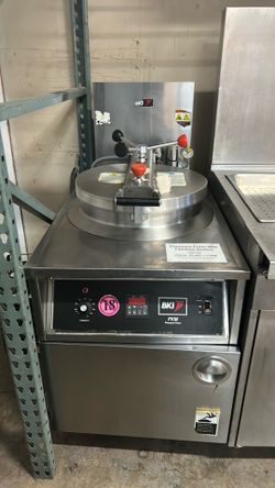 Pressure Fryer with Filtration System
