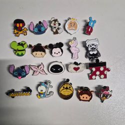 20 Disney trading pins lot set.Tradeable at all disney parks.