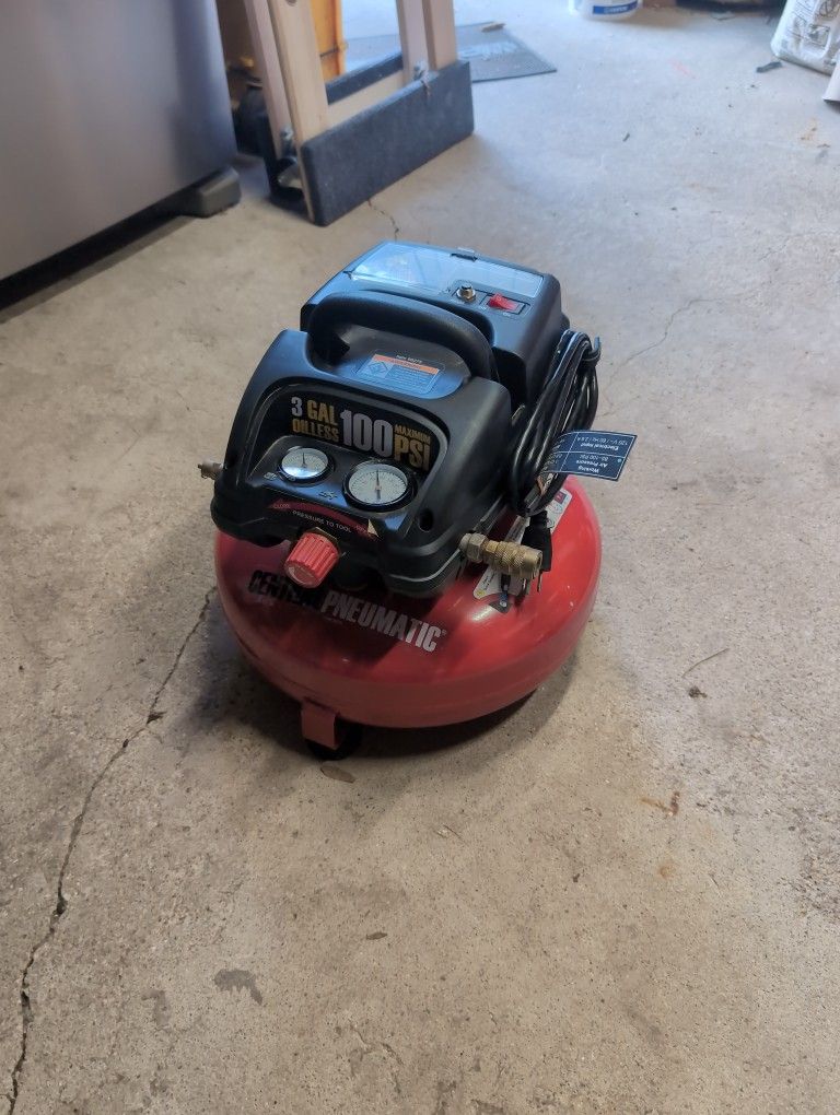 Central Pneumatic 3 Gal Pancake Air Compressor