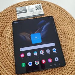 Samsung Galaxy Z Fold 4 5G (Unlocked) - Pre-Owned 