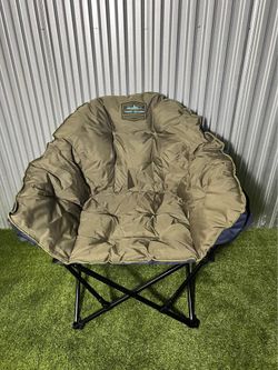 Jumbo Tommy Bahama Padded Club Chair- LIKE NEW w/broken carrying bag strap