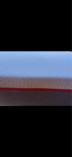 Full size memory foam mattress  75in (L) x 54in (W) 8in (H)