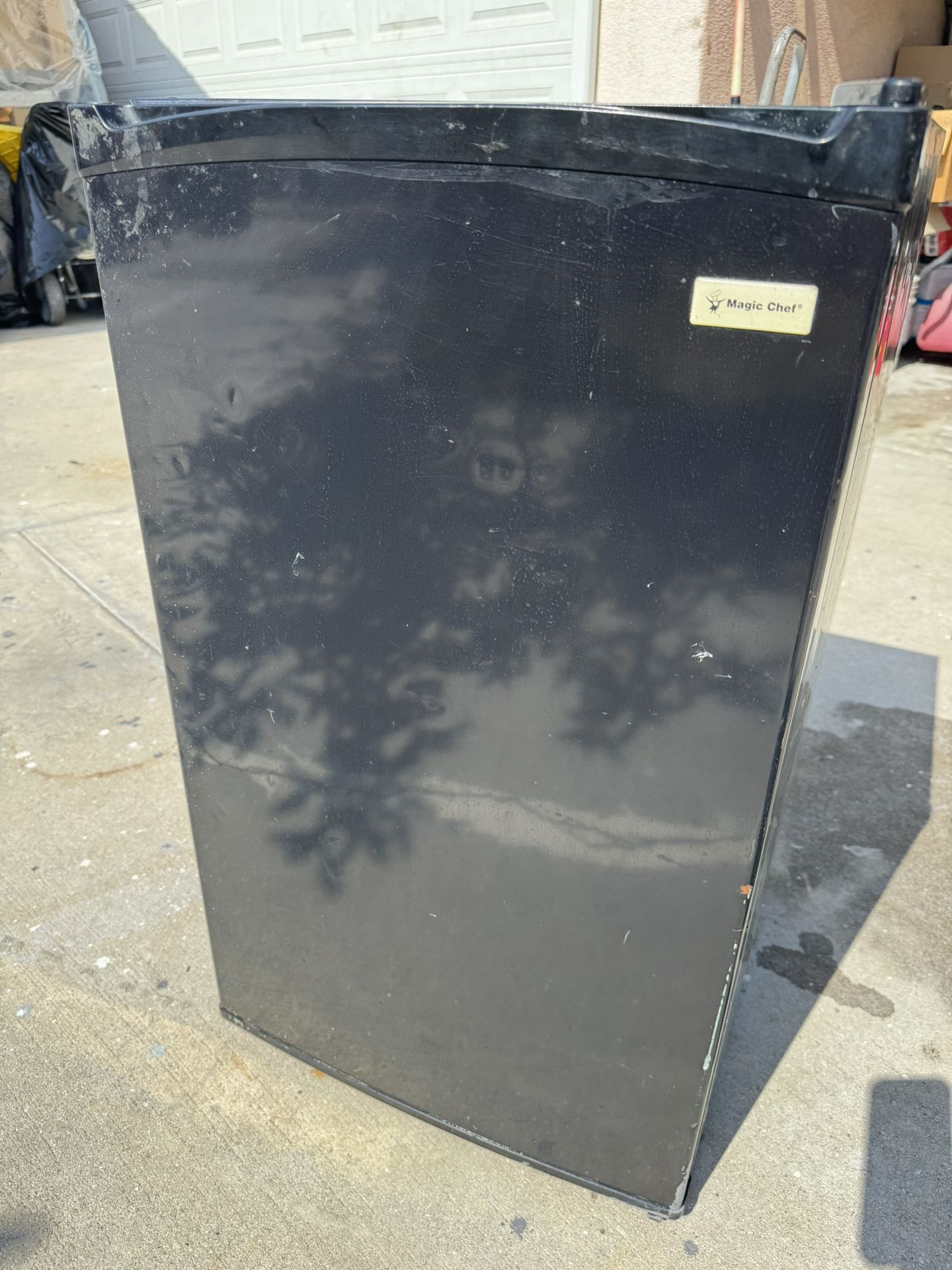 Mini fridge