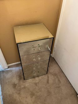 Mirrored 5-Drawer Dresser with Crystal Knobs
