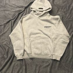 ESSENTAILS HOODIE 