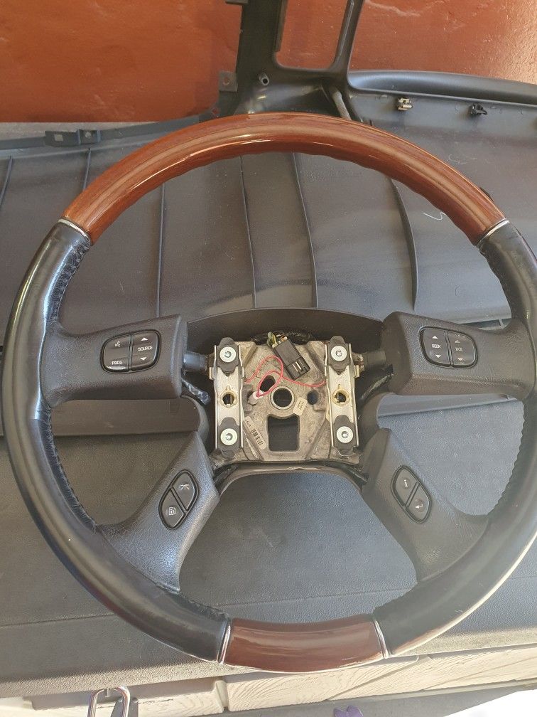 Cadillac Escalade Steering Wheel 