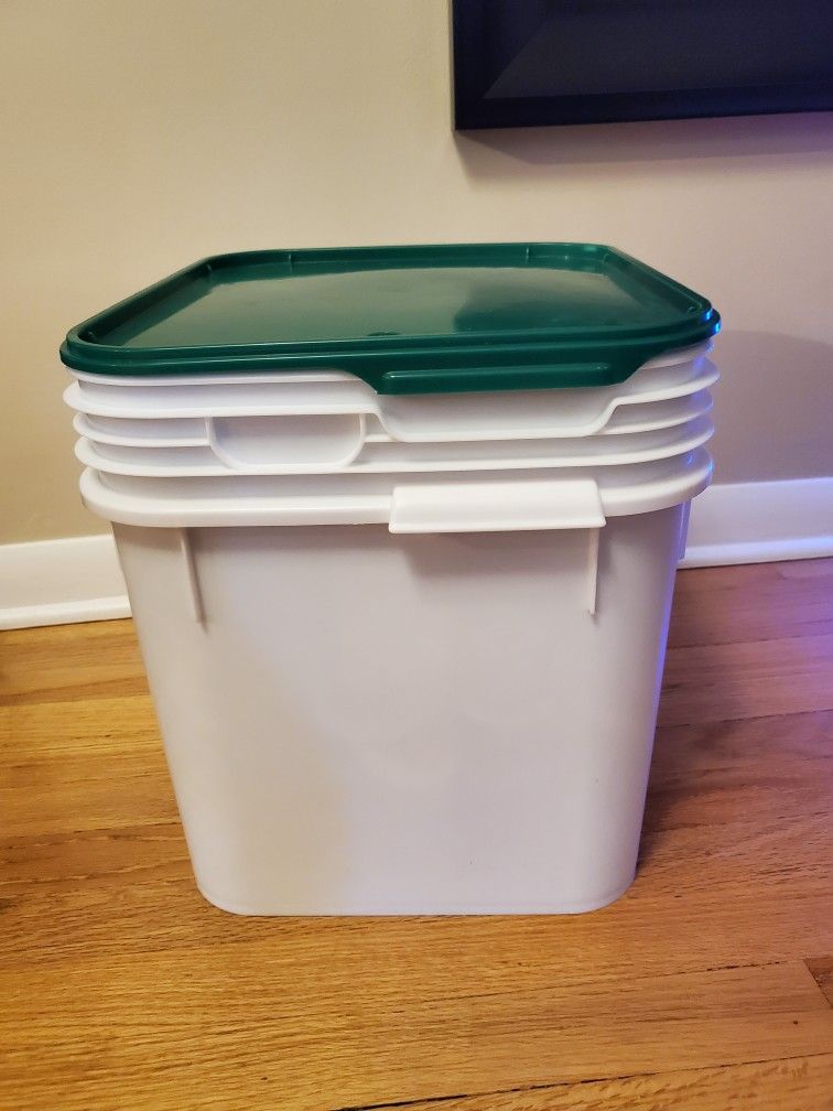 Plastic Containers Set Of 4