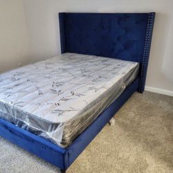 Queen Size Frame with Mattresss
