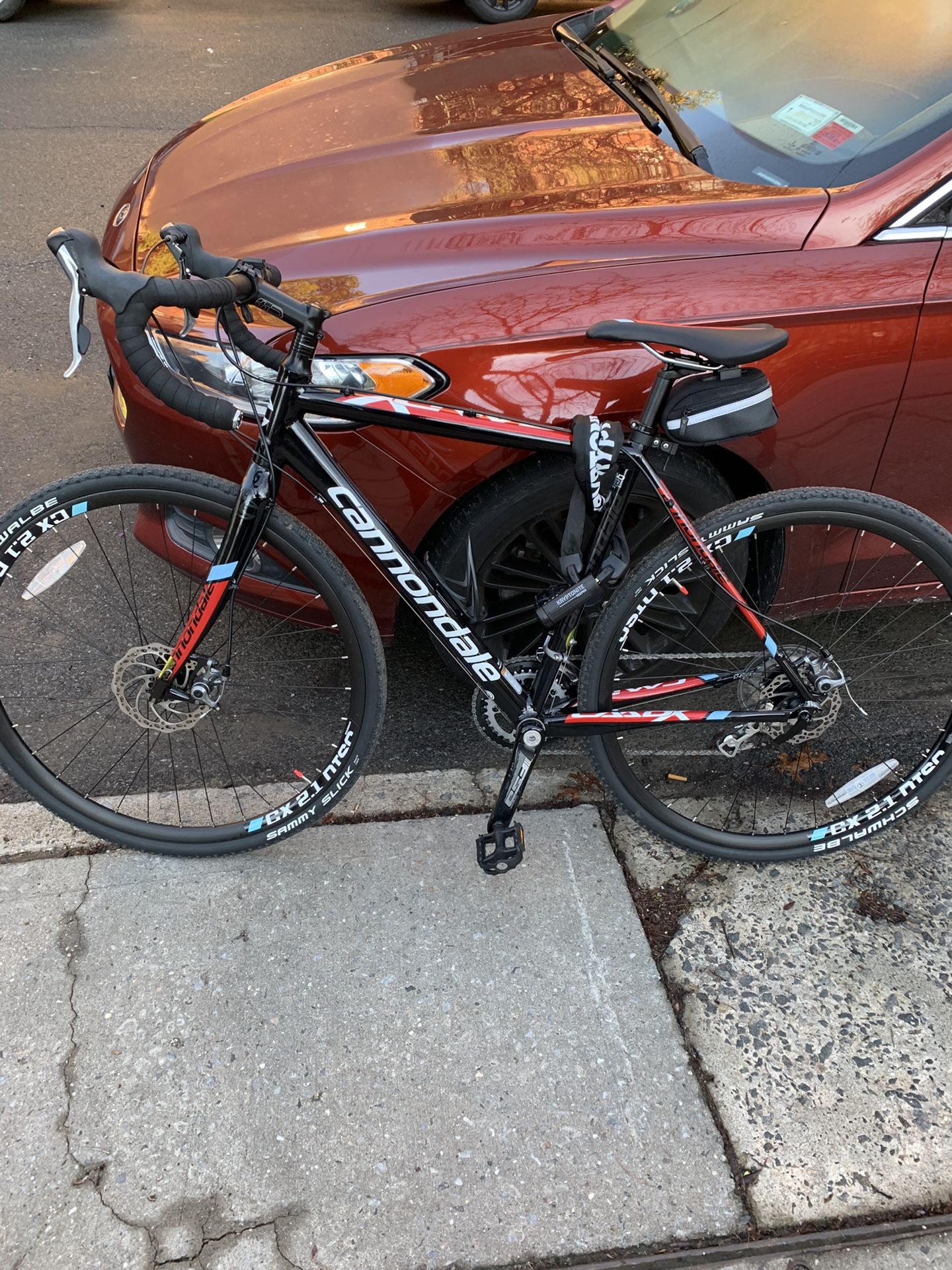 Cannondale hybrid bicycle 20 speed ***PERFECT CONDITION***