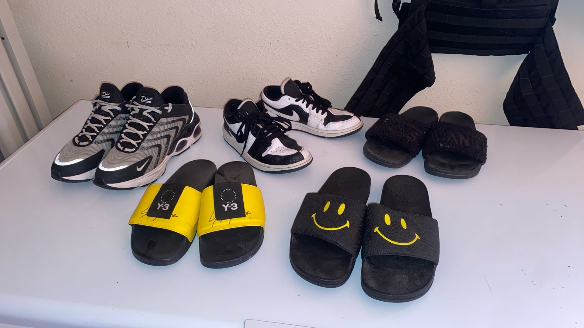 DESIGNER SHOES LOT OR INDIVIDUAL NIKE AIR MAX, AIR FORCE ONE, CHINATOWN MARKET SMILEY SLIDES, YOJI YAMAMOTO Y-3 YEEZY SLIPPERS YELLOW VANS FUZZY SHOES