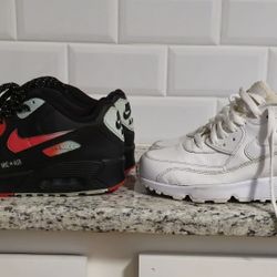 2 pairs of NIKE airmax