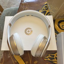 Beats Solo 2 wireless Special Edition Gold