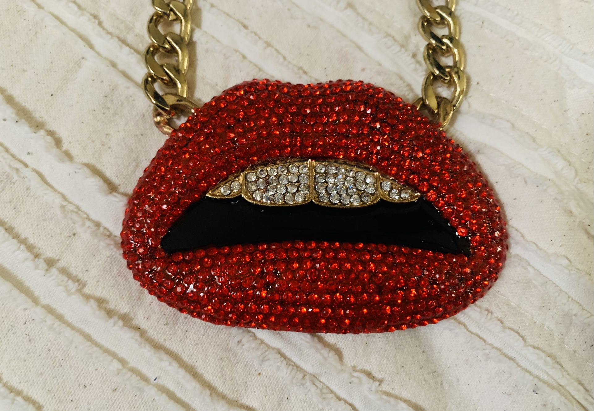 Red Lips Kiss Crystal Rhinestones Extra Large Pendant Necklace 