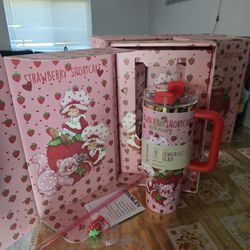40 Oz Stanley Strawberry Shortcake 