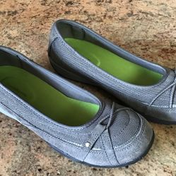 Woman’s Gray Flats Croft & Barrow Sz. 9 M - Worn Once-Like New