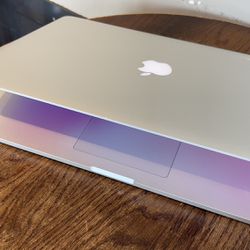 Apple MacBook Pro 15” Retina Quad core I7, 16GB RAM 500GB SSD 