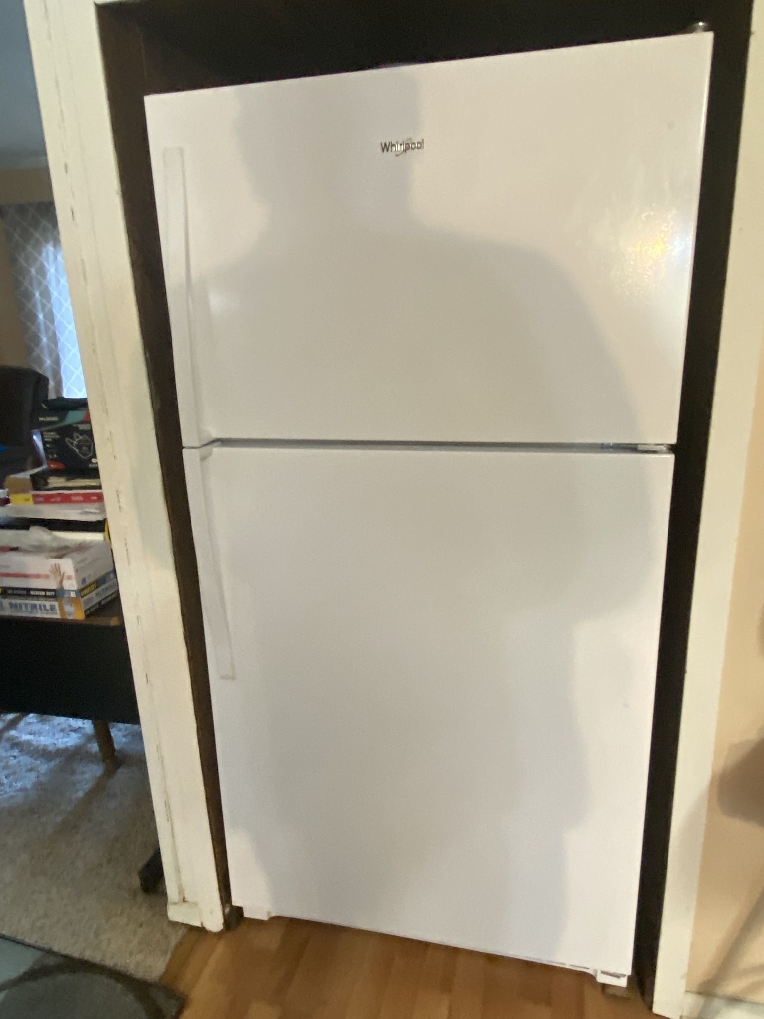 Whirlpool 20 cu ft Top Freezer Refrigerator in White
