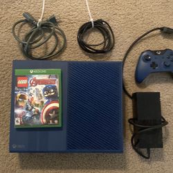 Xbox one X with 1 controller and 1 game