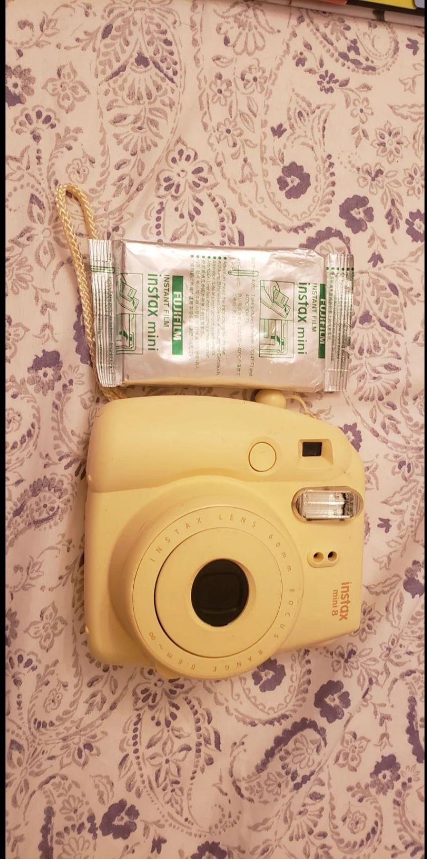 Fuji mini 8 camera&30 photos