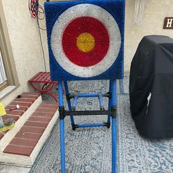 Target with only 1 thrower left.