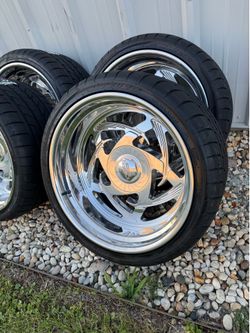 NEW 20x11 polished wheels wrapped in atturo tires 305/30r20