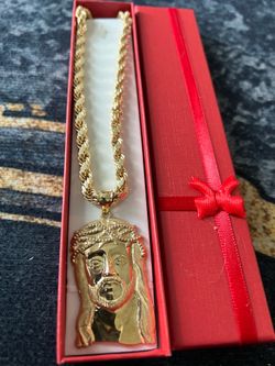 10K Gold Rope Chain 6.7MM W/ 10K Gold Jesus Pendant
