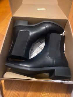 Womans  boots size 9